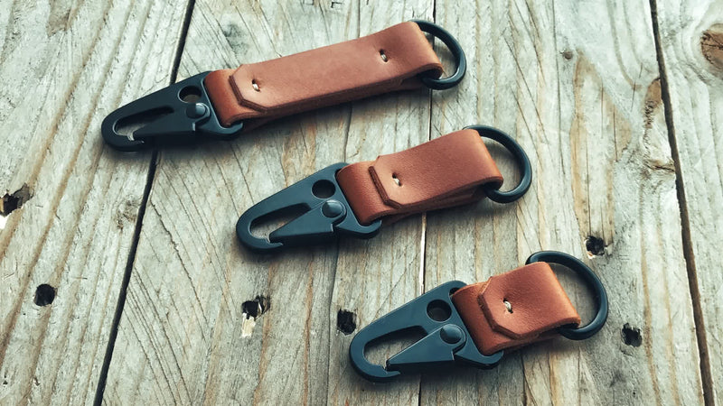 Kožené klíčenky a přívěsky