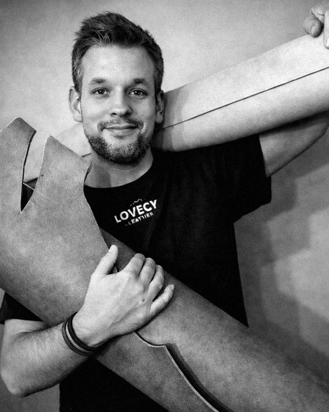 LOVECKY Leather – Jakub Lovecký, ruční výroba kožených doplňků na míru. Brno, Česká republika