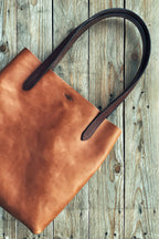 Lovecky Leather kožená kabelka 72 ve světle hnědé barvě – klasická tote bag z pravé kůže, ručně vyrobená v ČR.