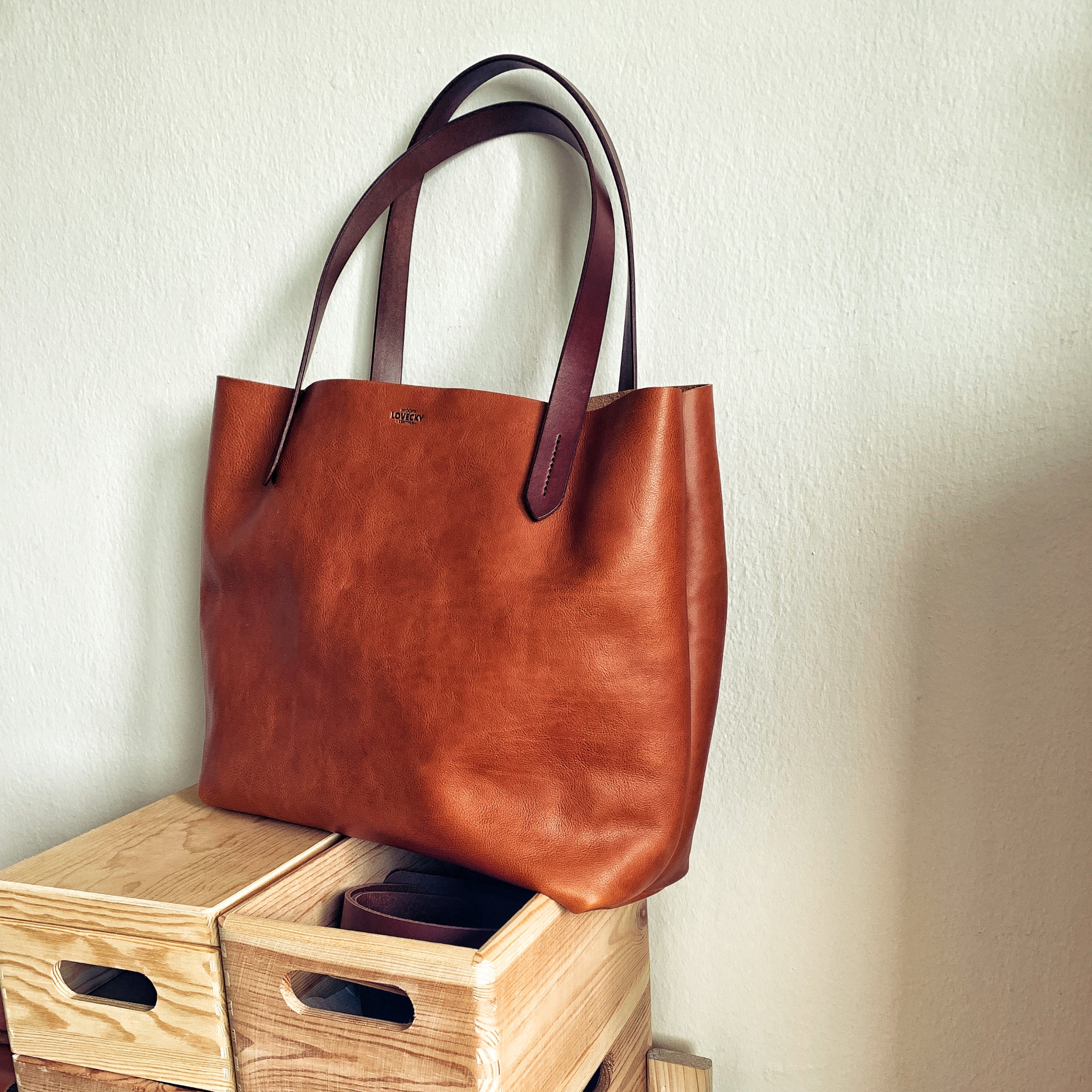 Lovecky Leather kožená kabelka 72 – tři kusy tote bag ve světle hnědé kůži s tmavými uchy, ručně vyrobené v ČR.