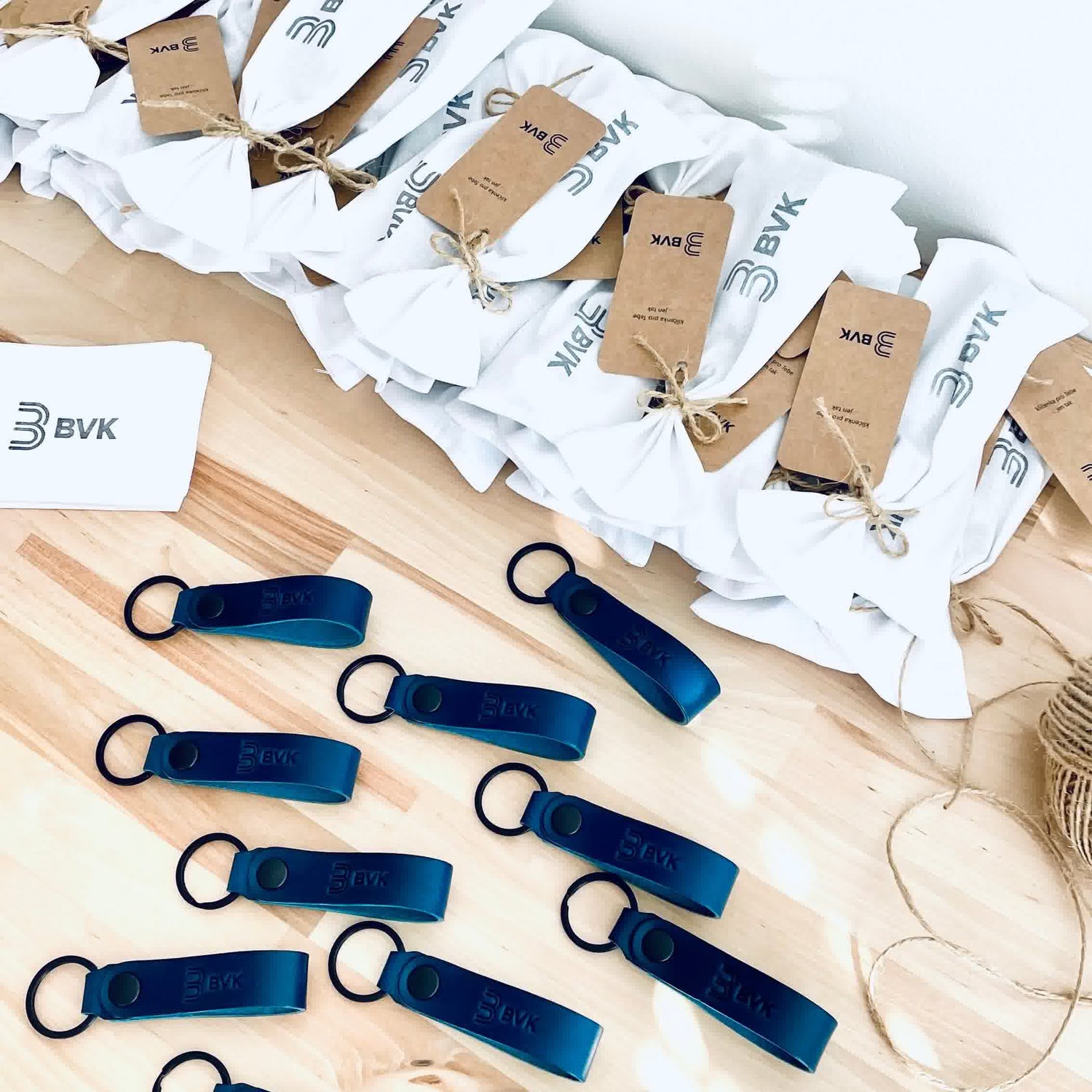 LOVECKY Leather kožené klíčenky s logem jako firemní dárky pro firmy
