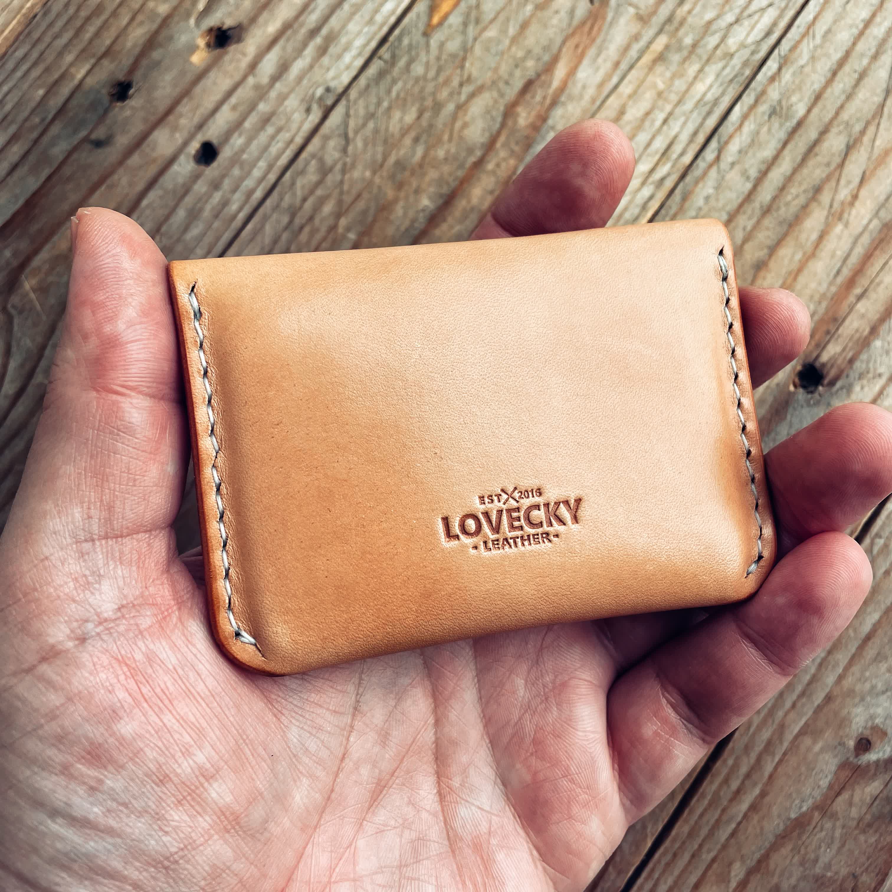 Lovecky Leather kožená peněženka 52 velikost L – zadní strana, písková kůže