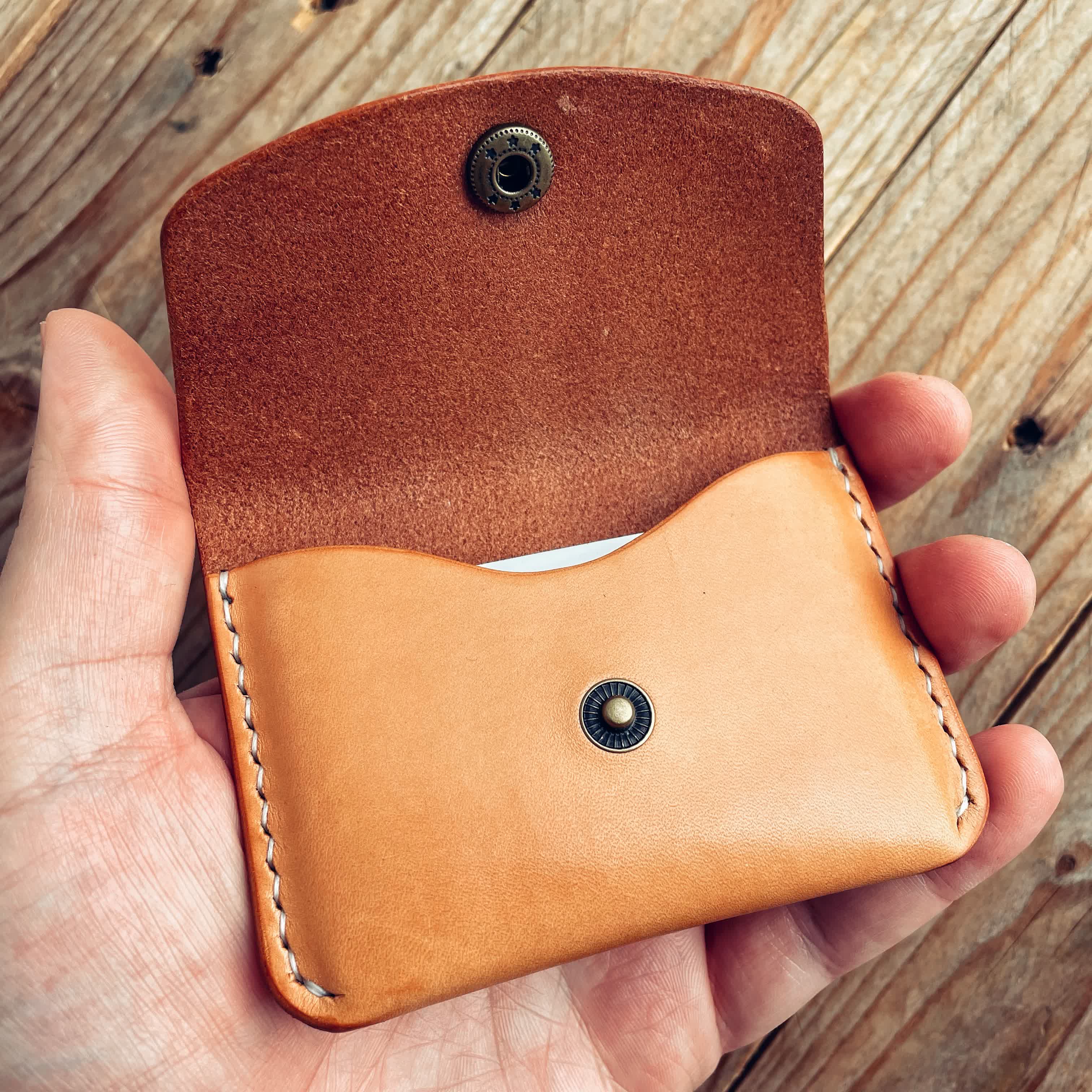 Lovecky Leather kožená peněženka 52 velikost L – otevřený pohled, vnitřní část