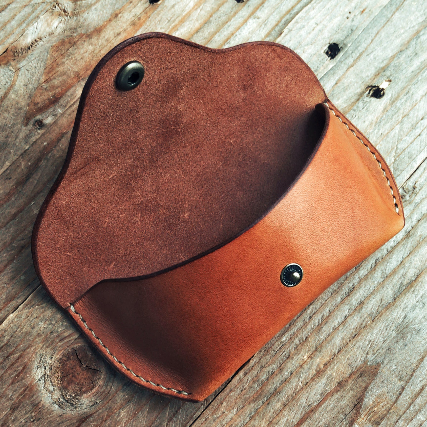 Lovecky Leather univerzální kožené pouzdro na brýle – otevřené, ručně vyrobené v ČR z pravé kůže