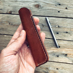 Lovecky Leather kožené pouzdro na pero nebo propisku – ručně šité z italské hověziny