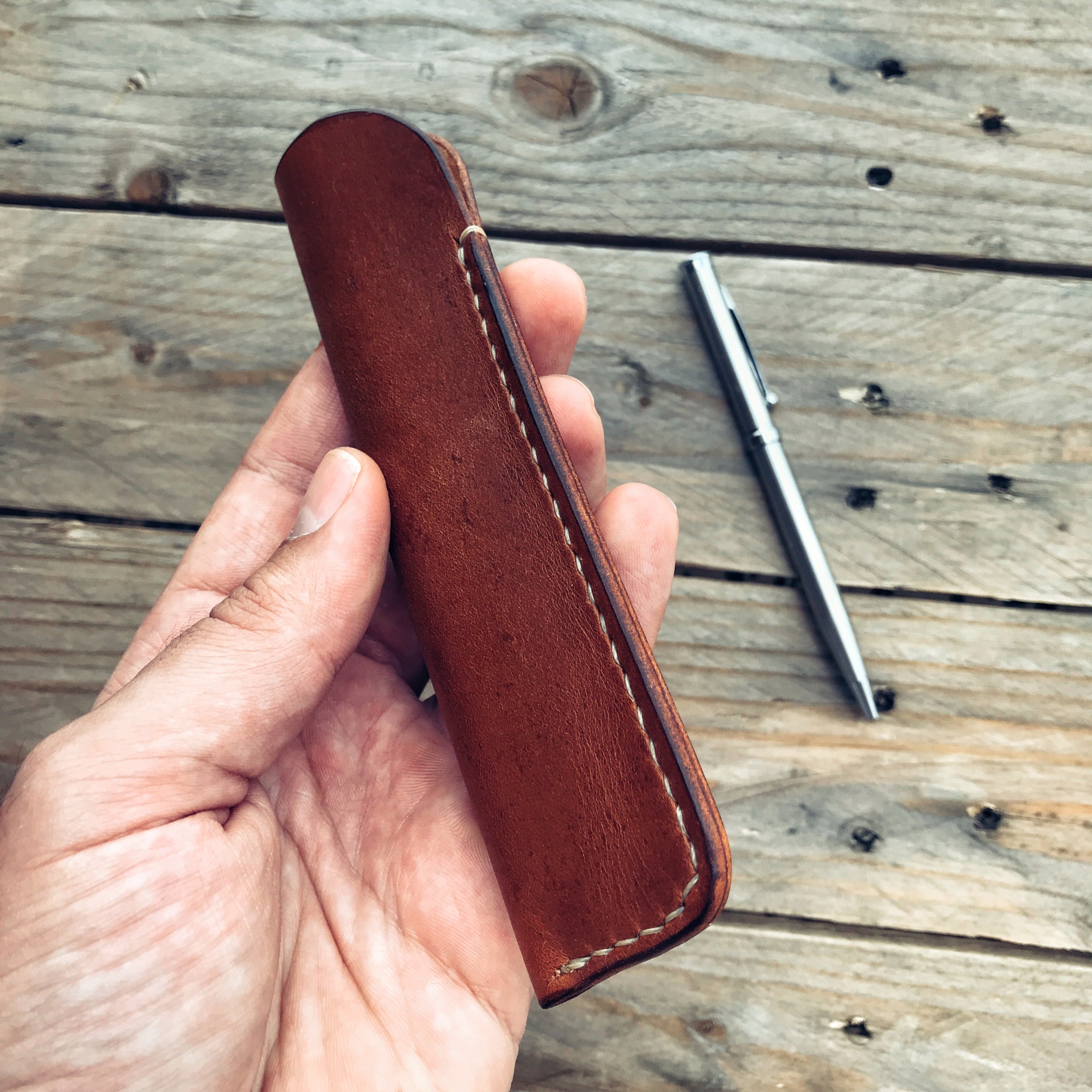 Lovecky Leather kožené pouzdro na pero nebo propisku – ručně šité z italské hověziny